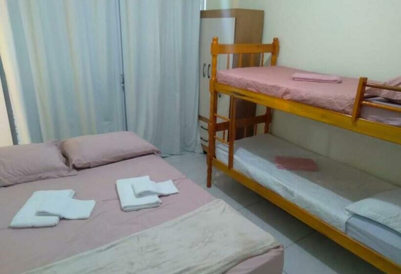 هاستل Pousada Cafe Com Margarida 150 Metros Do Mar Rua Do Calçadao Da Central