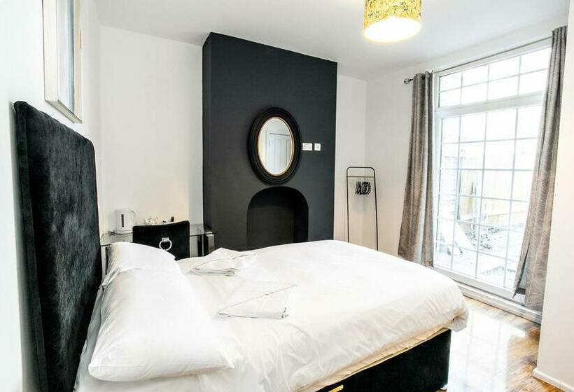 فنادق الكبسولة Smart Stay