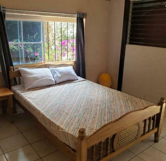 بنسيون Hostal El Porrón
