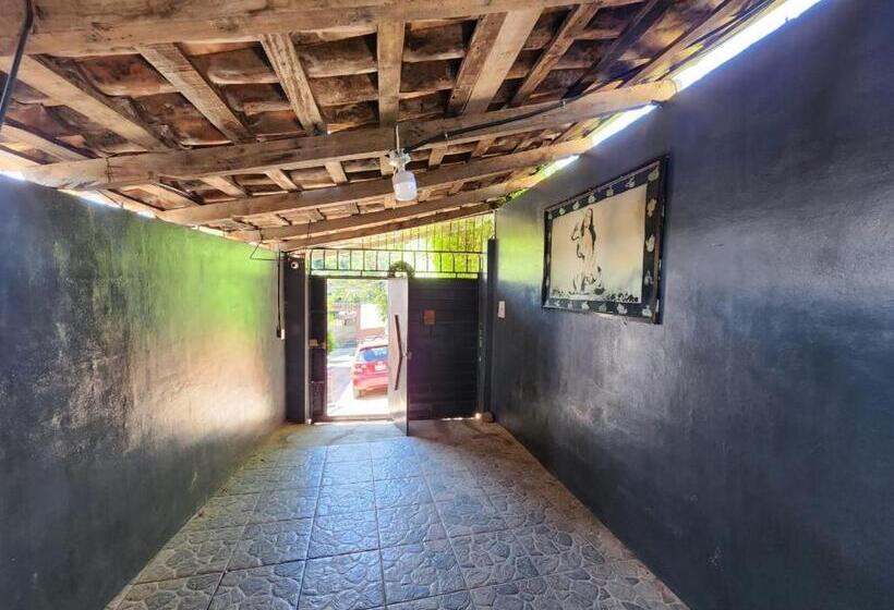 بنسيون Hostal El Porrón