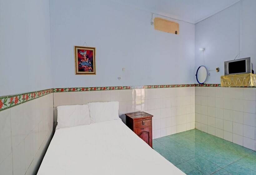 Spot On 92399 Hotel Sekar Jagat Near Pantai Baluk Rening