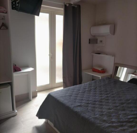 هتل Agriturismo B&b Li Massari