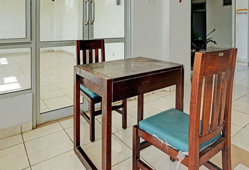 ホテル Spot On 92374 Penginapan Rusunawa