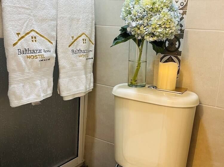 پانسیون Casa Balthazar Hostel