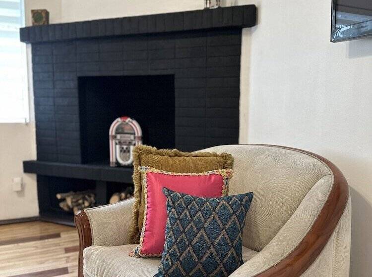 پانسیون Casa Balthazar Hostel