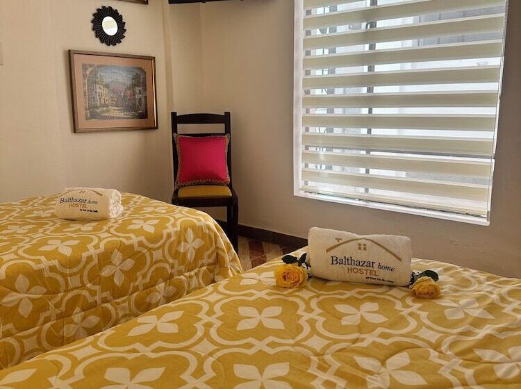 پانسیون Casa Balthazar Hostel