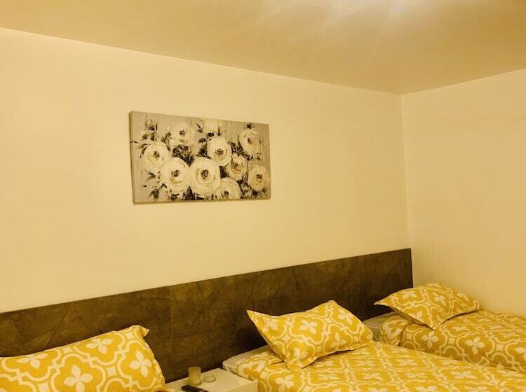 پانسیون Casa Balthazar Hostel