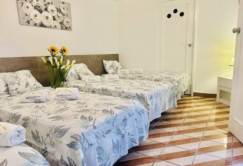 پانسیون Casa Balthazar Hostel