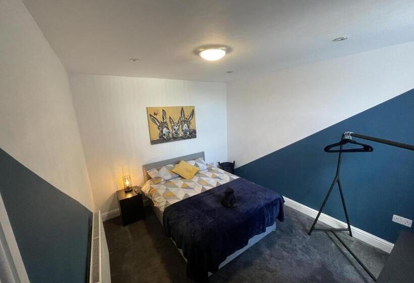 Albergue Anfield Accomodation