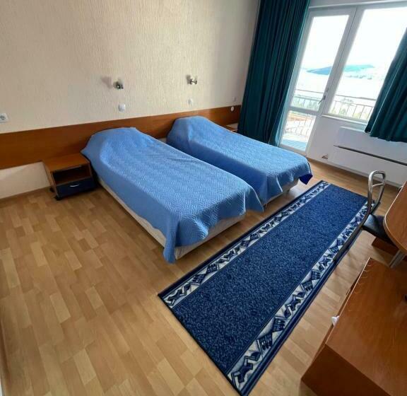 Hotel хотел панорама доспат