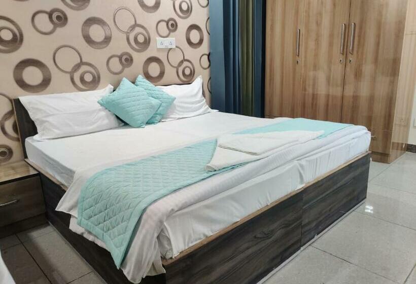 Hotelli Dev Residency