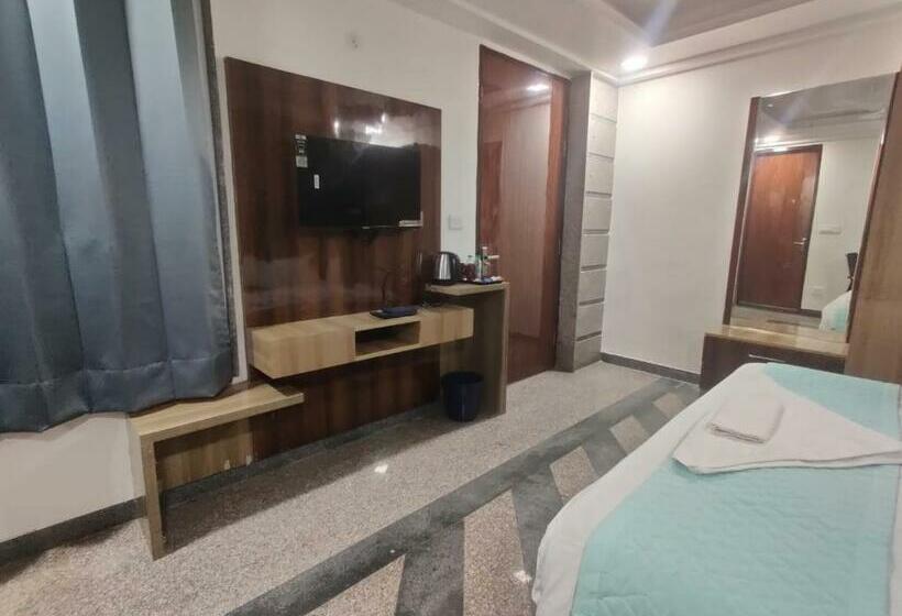 Hotelli Dev Residency