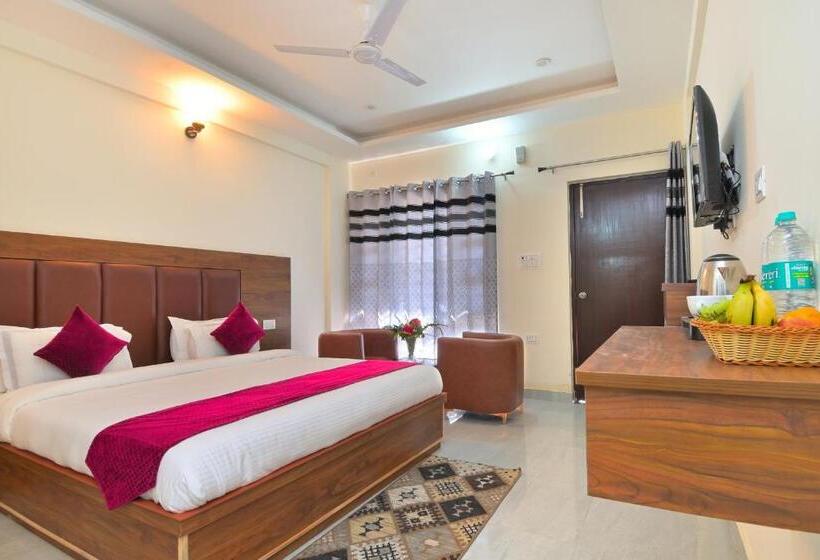 Hotel Dhanolti View By La Riqueza   Welcome New Year With Fresh Snowfall