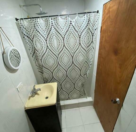 پانسیون Miss Titis Native Lodge