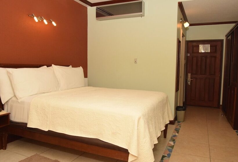 هتل Brandsville Suites