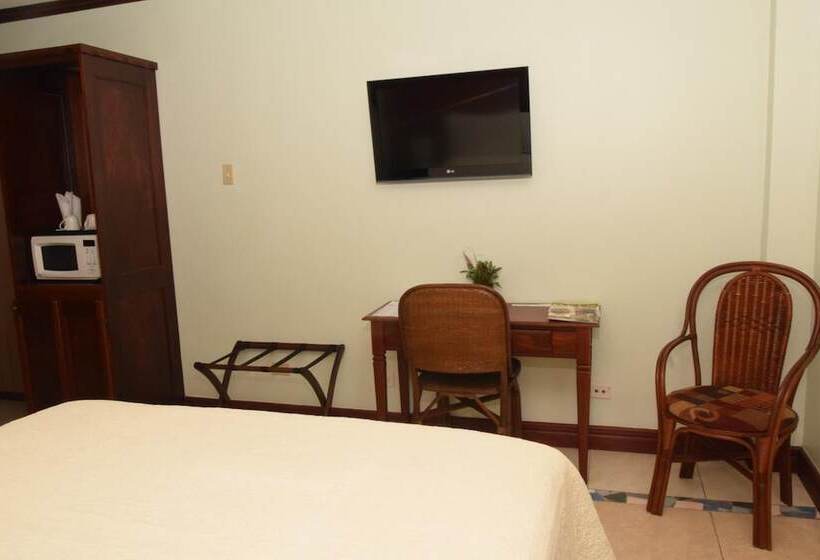 هتل Brandsville Suites