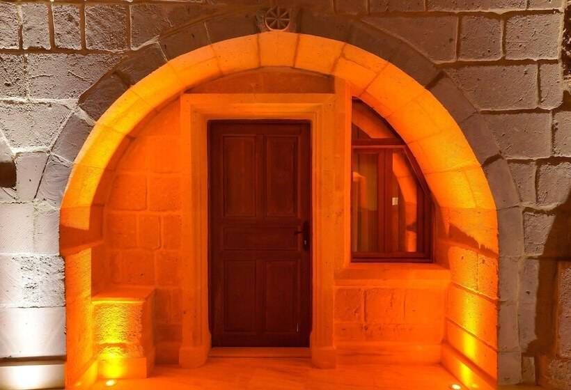 Hotel Fairyland Cave