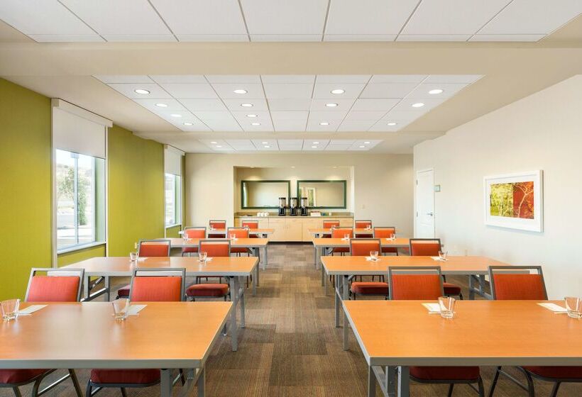 בית מלון כפרי Home2 Suites By Hilton Farmington/ Bloomfield