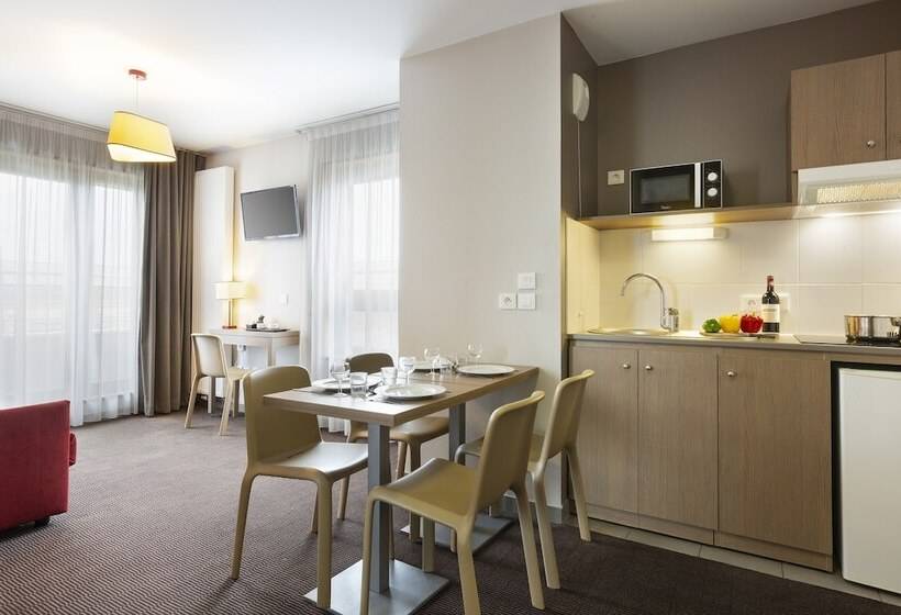 Отель Nehô Suites Porte De Genève Gare Annemasse