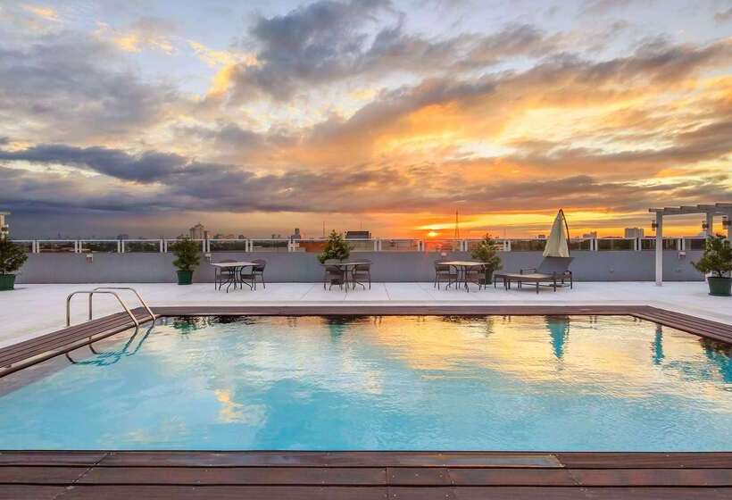 Microtel By Wyndham Up Technohub