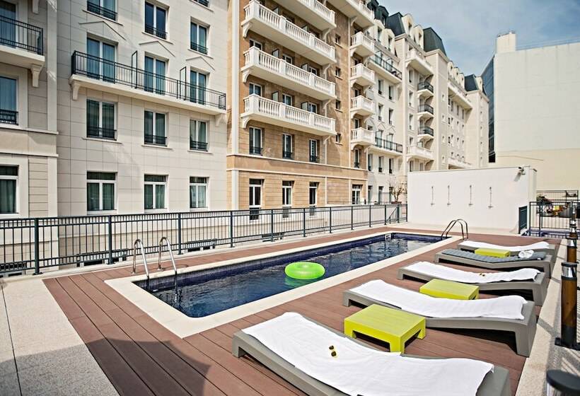 اقامتگاه The Social Hub Paris La Défense