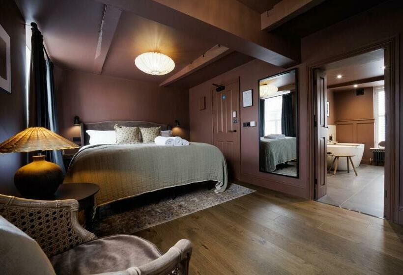 Общежитие The Silk Rooms, At The Freemasons Inn