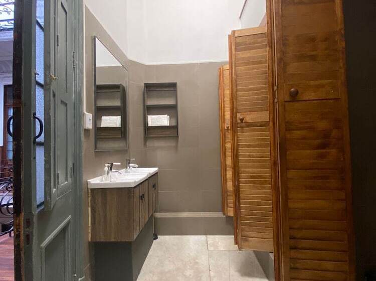 هتل Casa Marina Huérfanos