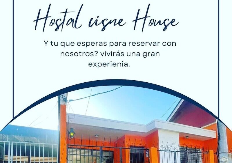 هتل Hostal Cisne House