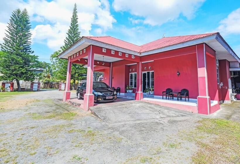 Отель Oyo 92337 Wisma Arwini Syariah