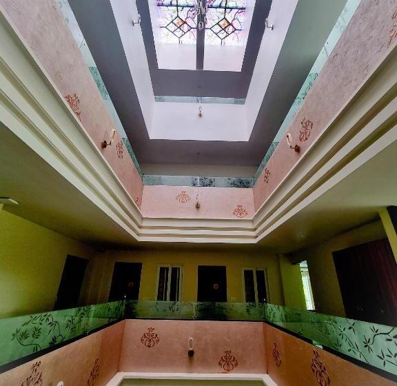 ホテル Sadanand S Highway Inn, Tumkur