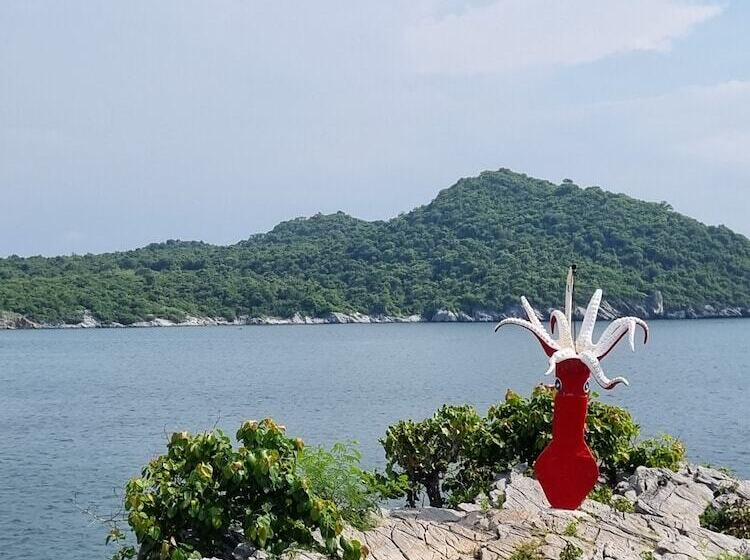 ホテル Sawasdee Sichang Resort