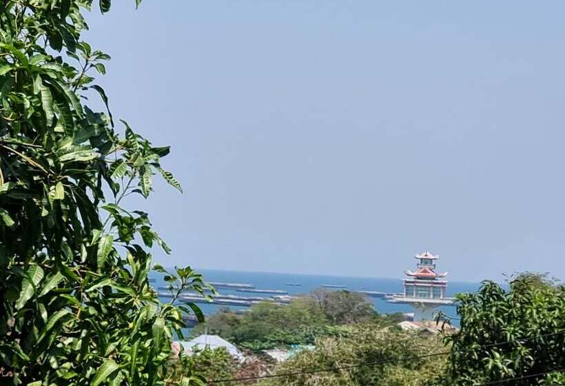 ホテル Sawasdee Sichang Resort