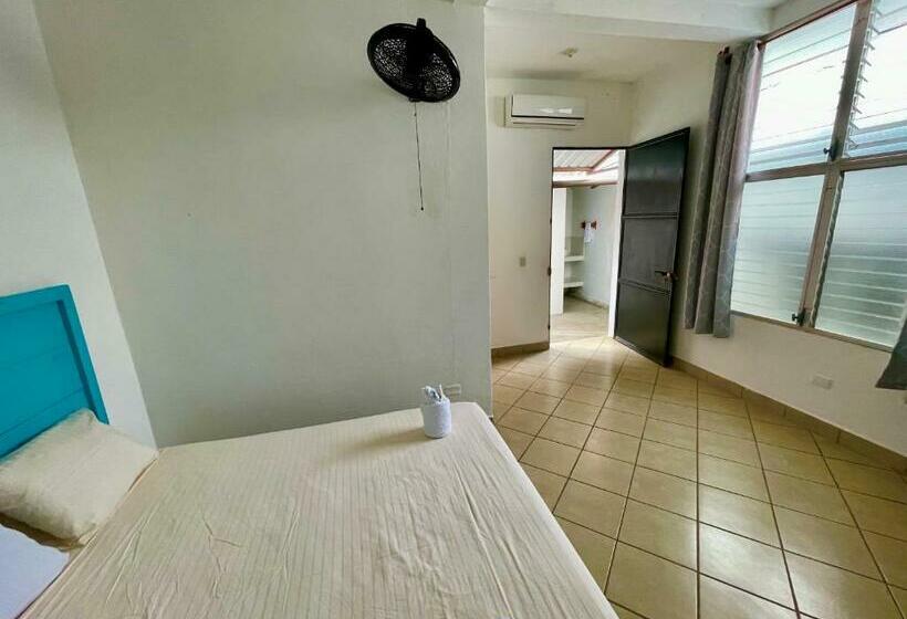 هاستل Hostal Inn 2