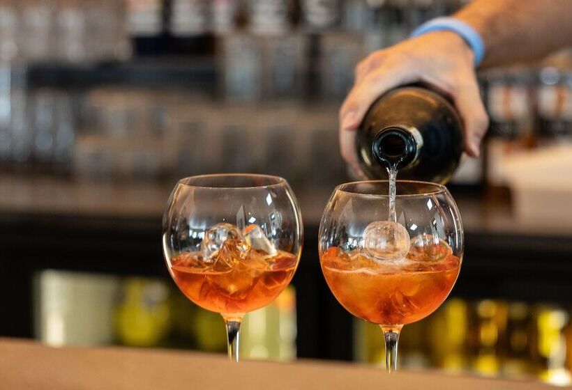 فندق Hôtel Parc Du Landreau