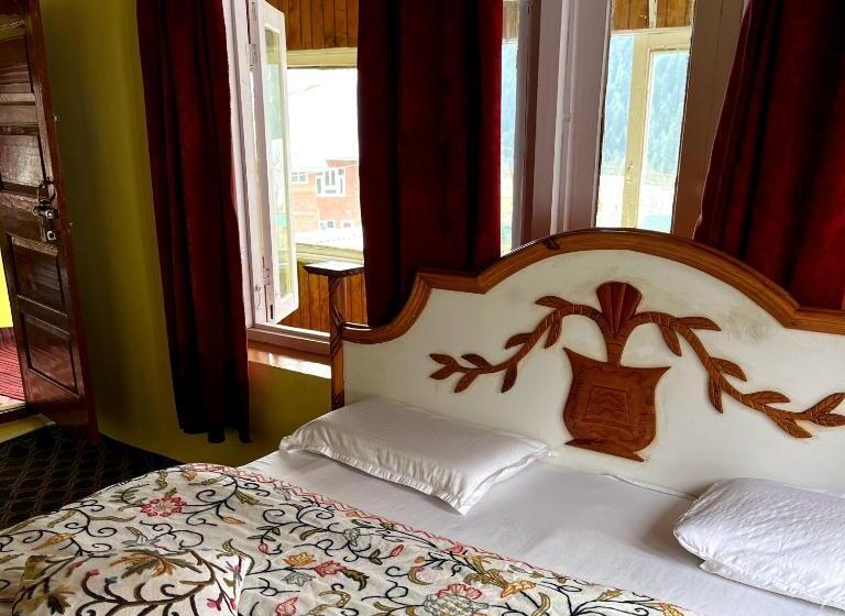 پانسیون Friends Guest House