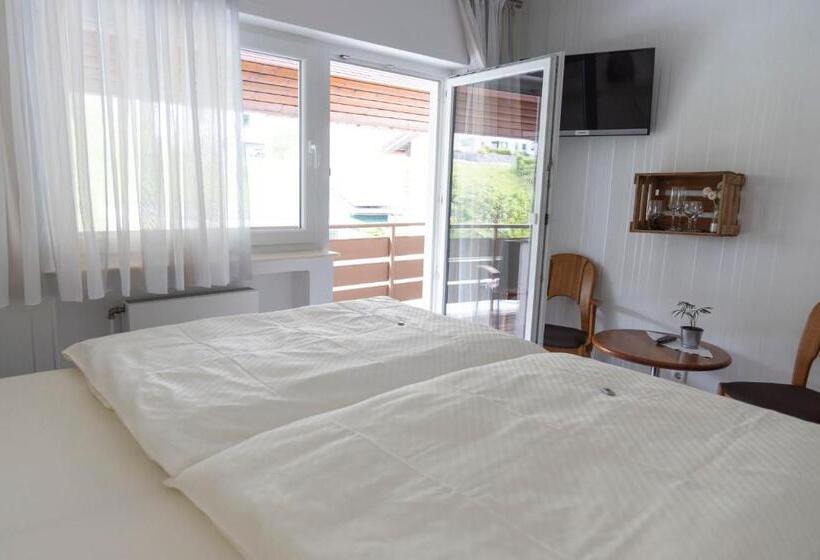 ユースホステル Weinhaus Henerichs