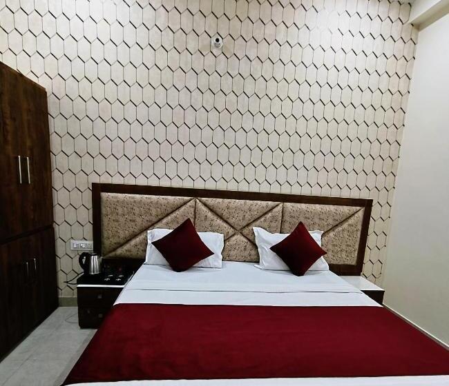 호텔 Hare Krishna Ambiance Vbn