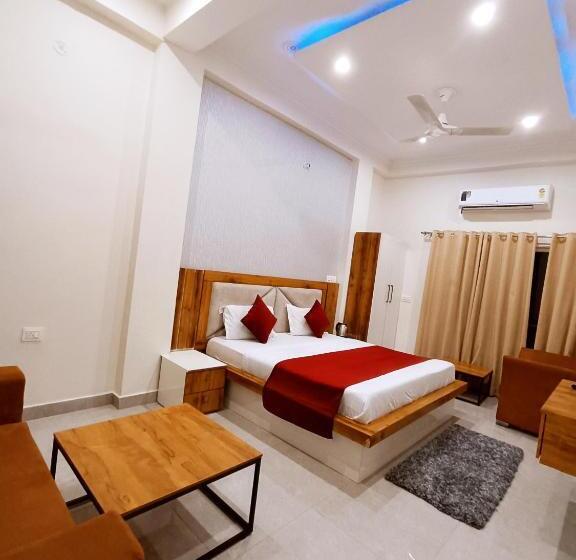 호텔 Hare Krishna Ambiance Vbn