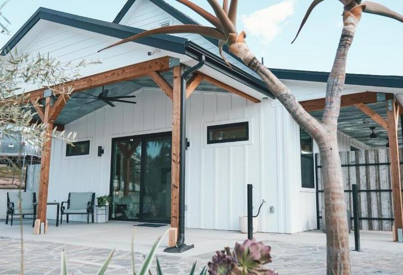 פנסיון Hidden Hacienda