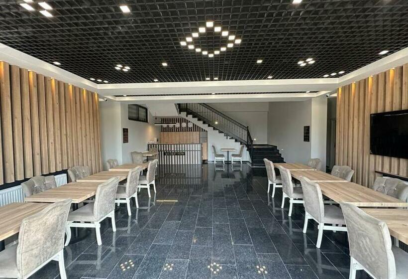 ユースホステル Akel Guest House