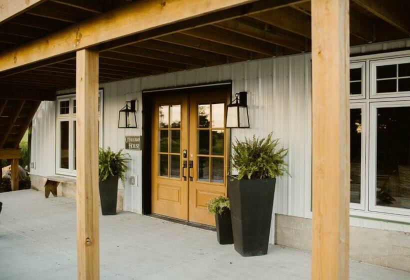 Отель O Halloran House Feathered Acres Learning Farm & Inn