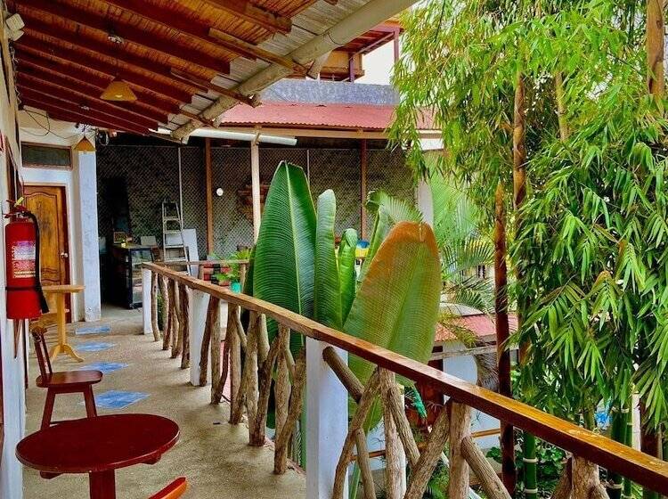 پانسیون Hostal Machalilla