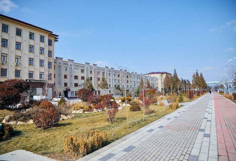 Yuksalish Hostel