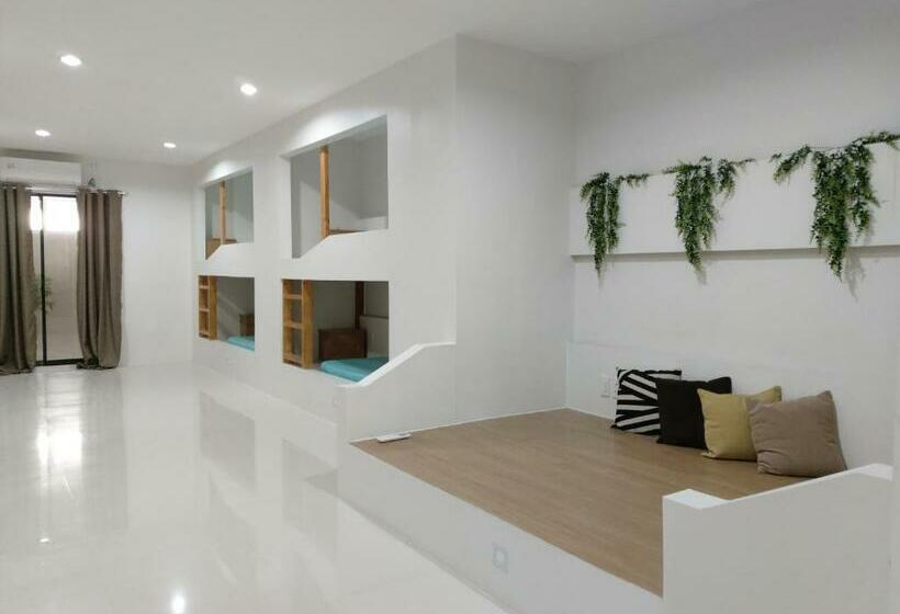 Общежитие Traveler S Home