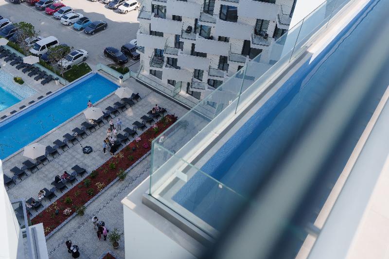 Alezzi Infinity Aparthotel & Spa