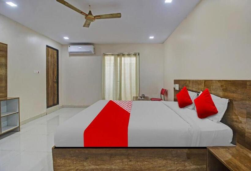 Отель Sai Baba Palace Lodging And Boarding