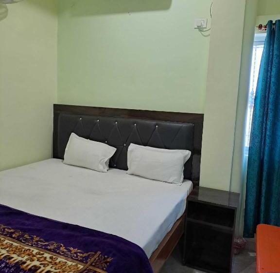 فندق Oyo 80883  Av Priya