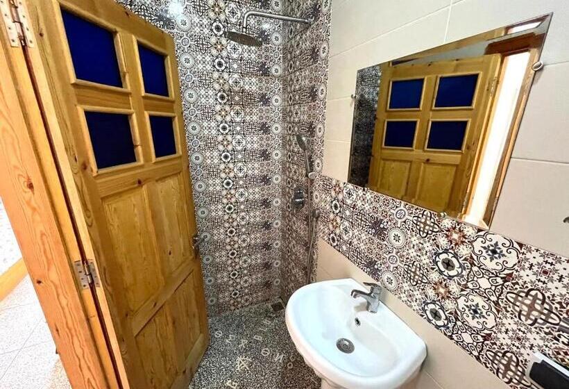 هتل Big Blue Guest House