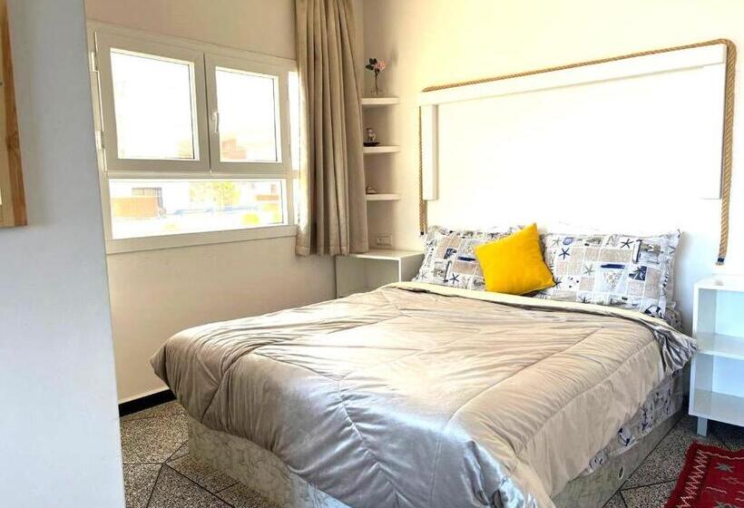 هتل Big Blue Guest House