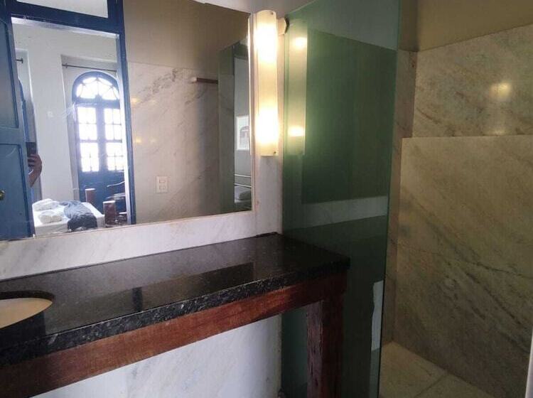 هتل Villa Salvador